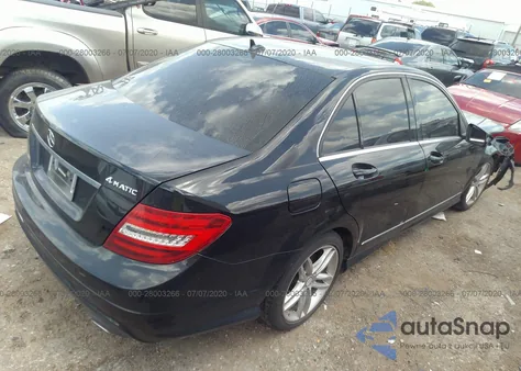 2013 Mercedes-Benz C 300 Sport 4Matic/Luxury 4Matic from USA, damaged, VIN WDDGF8AB0DR246744